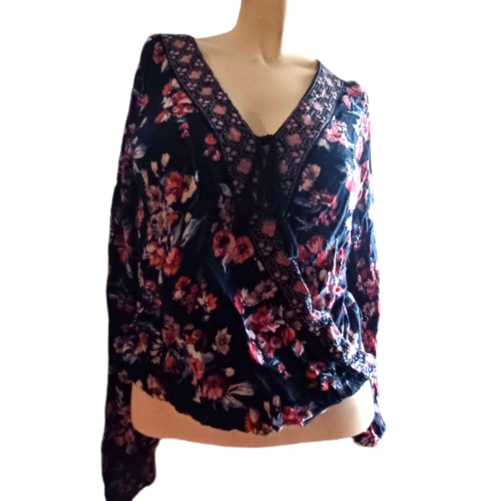 Hollister wrap top
